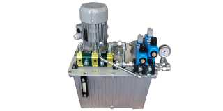 Hydraulikaggregat mit Mengenteiler (Stromteiler). Zahnrad-Mengenteiler direkt auf Behälterdeckel des Hydraulikaggregats installiert.